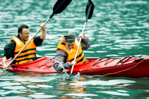 Cùng Du thuyền AClass Opera Chèo Kayaking