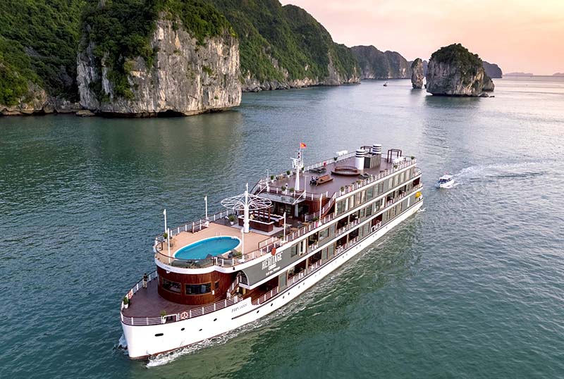 Du thuyền Heritage Cruise - Bình Chuẩn - Vịnh Lan Hạ Cát Bà